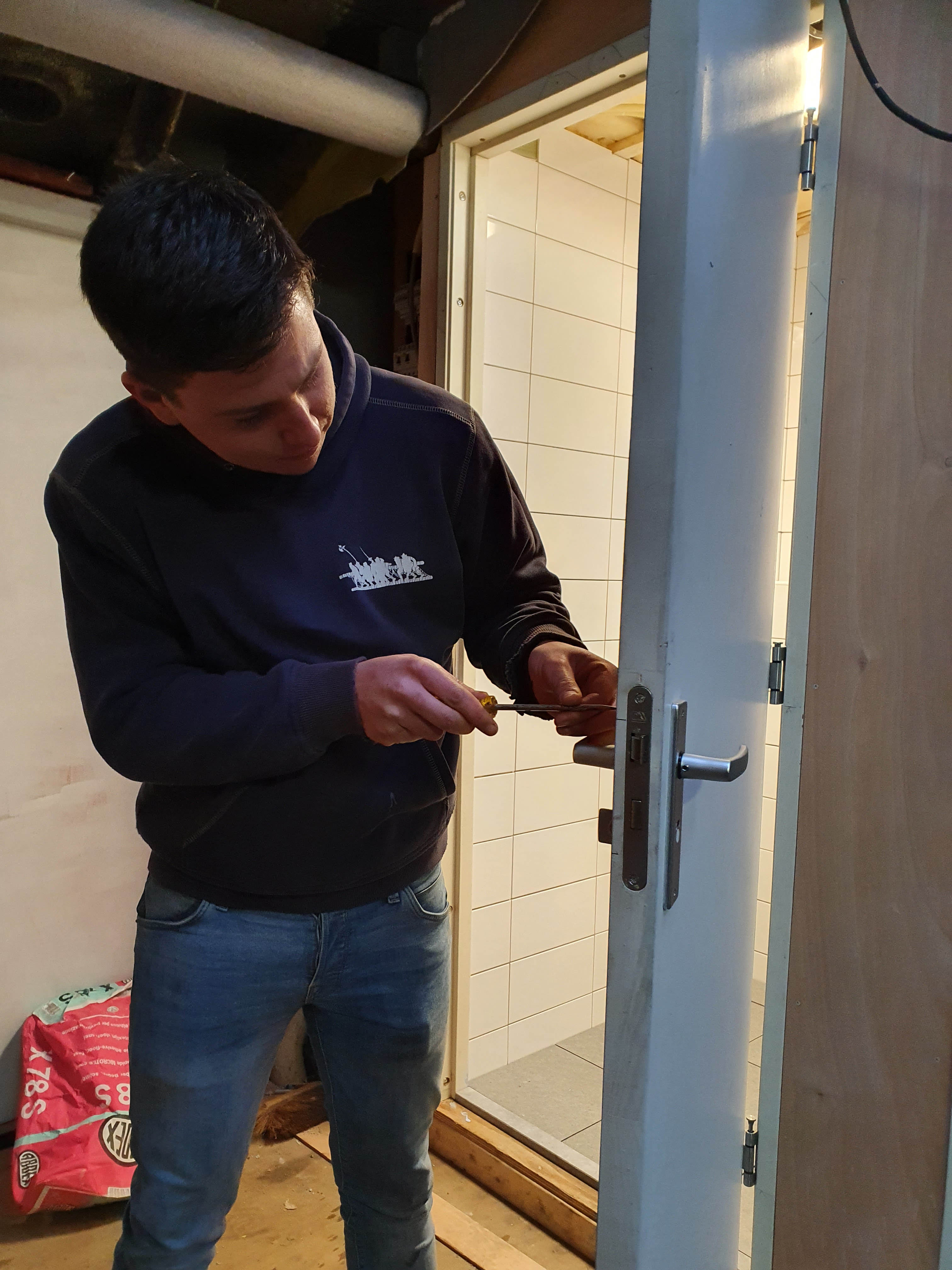 Montage DX deurbeslag toilet